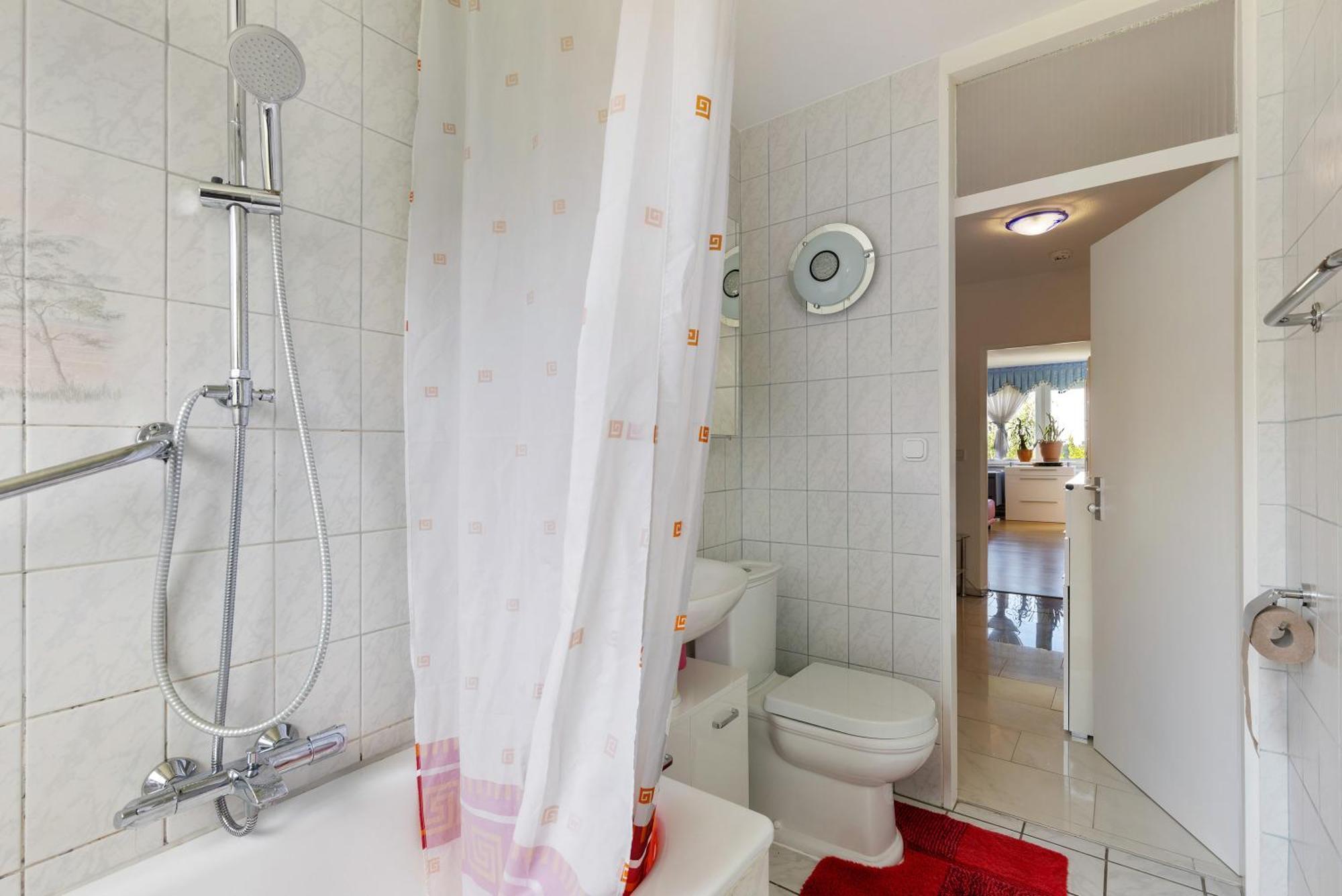 Helle, Ruhige Dachwohnung Eningen unter Achalm ภายนอก รูปภาพ